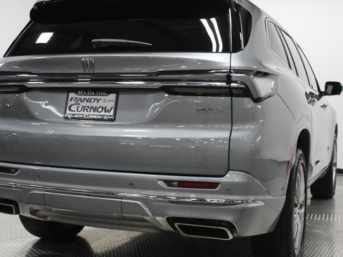 Used 2025 Buick Enclave Avenir image 9