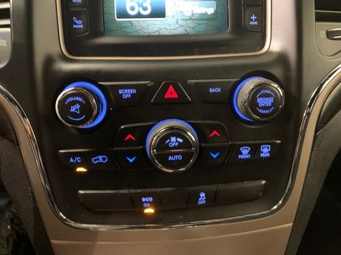Used 2015 Jeep Grand Cherokee Laredo w/ Quick Order Package 23E AWD/4WD image 30