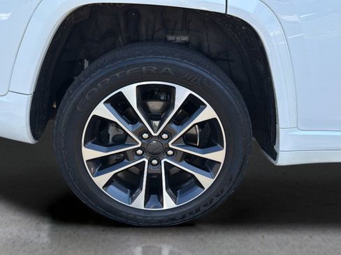 Used 2021 Jeep Grand Cherokee L Overland w/ Luxury Tech Group IV AWD/4WD image 14