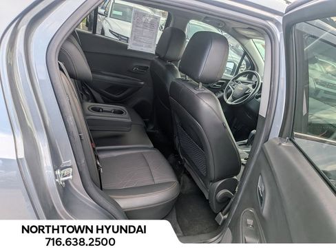 Used 2019 Chevrolet Trax LT w/ LT Convenience Package AWD/4WD image 33