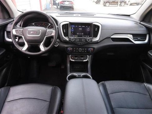Used 2024 GMC Terrain SLT image 20