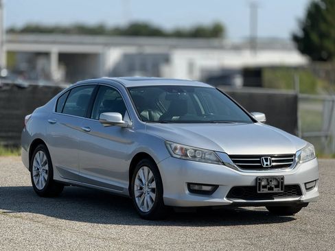 Used 2015 Honda Accord Touring image 1