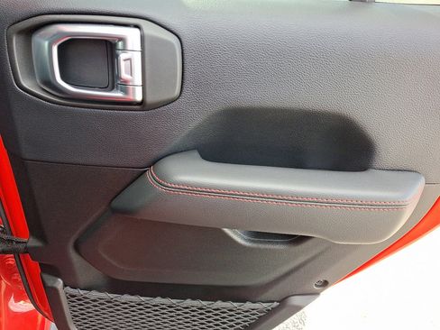 Used 2019 Jeep Wrangler Unlimited Rubicon w/ Dual Top Group image 14