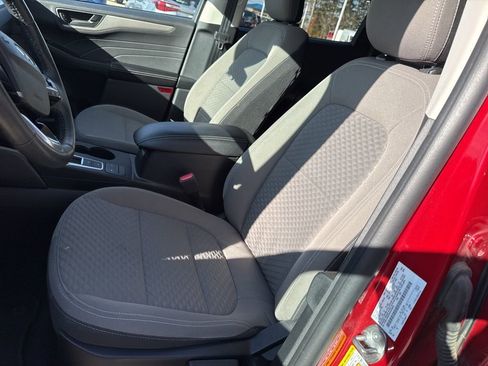 Used 2022 Ford Escape SE w/ Cold Weather Package image 10