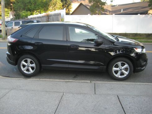 Used 2018 Ford Edge SE image 3