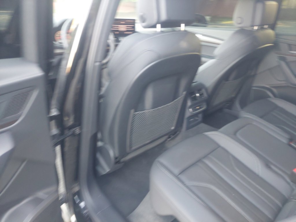 Used 2025 Audi Q5 2.0T Premium Plus w/ Premium Plus Package AWD/4WD image 23