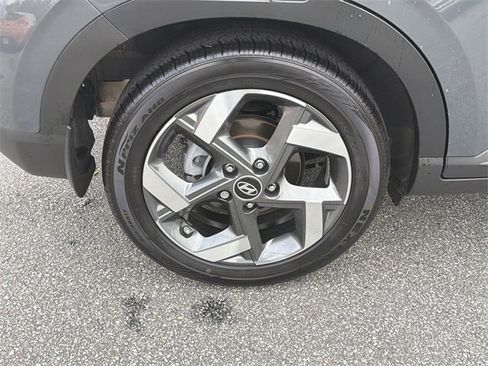 Certified 2025 Hyundai Venue SEL image 17
