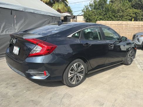 Used 2017 Honda Civic EX-L image 2