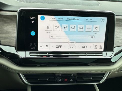 New 2026 Volkswagen Atlas SEL AWD/4WD image 16