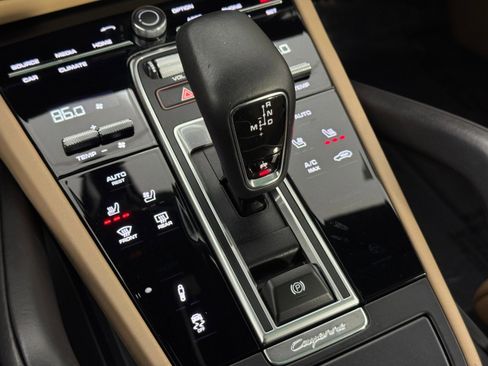 Used 2022 Porsche Cayenne S Platinum w/ Premium Package Plus image 34