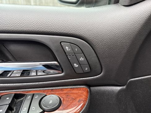 Used 2012 Chevrolet Suburban LT w/ Luxury Package image 19