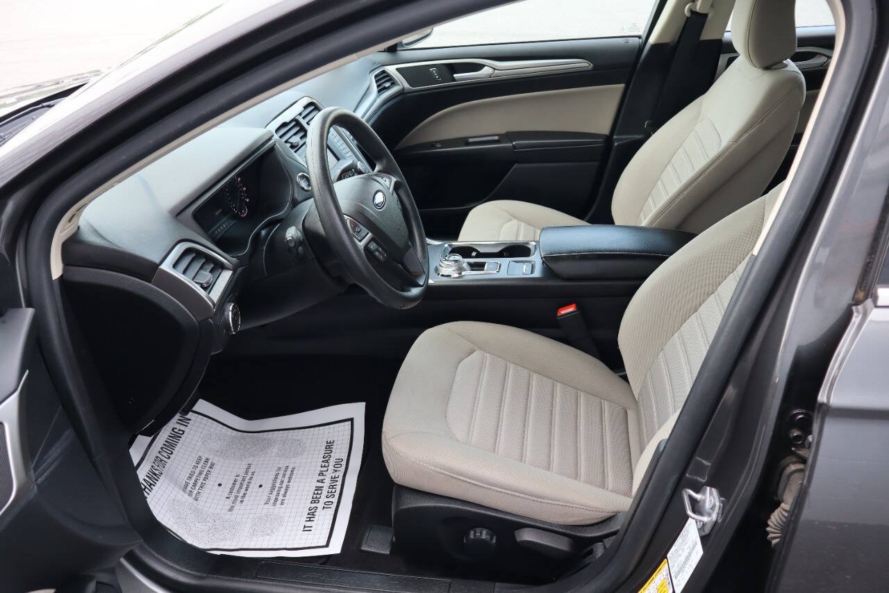Used 2020 Ford Fusion S FWD image 5