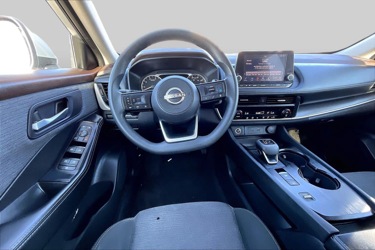 Used 2023 Nissan Rogue SV FWD image 6