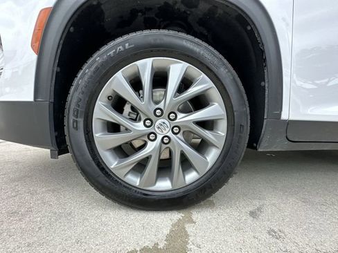 Certified 2025 Buick Enclave Preferred FWD image 18