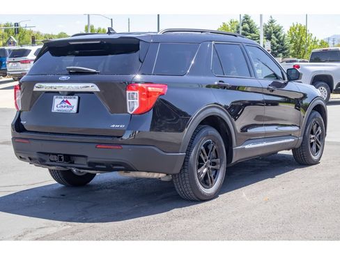Used 2023 Ford Explorer XLT w/ Class IV Trailer Tow Package AWD/4WD image 3