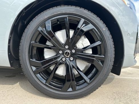 New 2026 Volvo XC60 B5 Ultra w/ Climate Package image 9