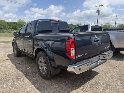 Used 2019 Nissan Frontier SL image 4