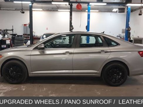 Used 2024 Volkswagen Jetta SE w/ Panoramic Sunroof Package FWD image 41