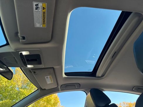 Used 2024 Honda Civic EX-L image 21