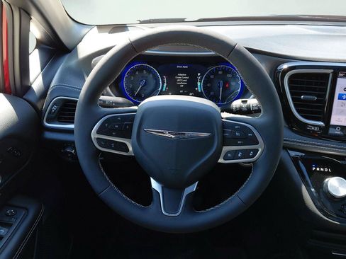 New 2026 Chrysler Pacifica Select AWD/4WD image 48