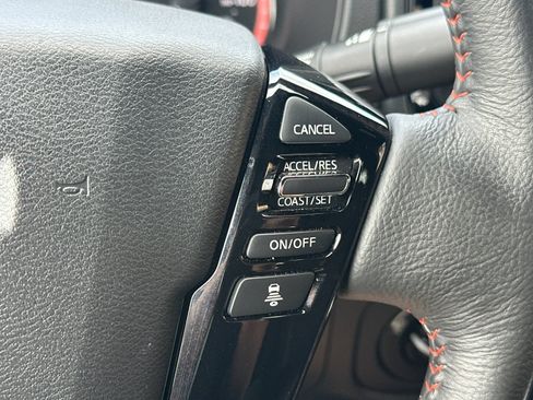 Used 2025 Nissan Frontier PRO-4X AWD/4WD image 31