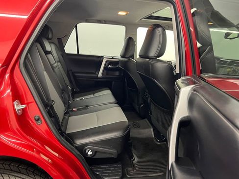 Used 2018 Toyota 4Runner SR5 Premium image 26