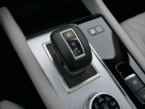 Used 2024 Mitsubishi Outlander SEL image 24