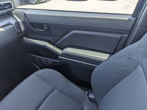 Used 2024 Toyota Tacoma SR5 AWD/4WD image 18