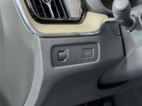 Used 2018 Volvo XC60 T5 Inscription image 26