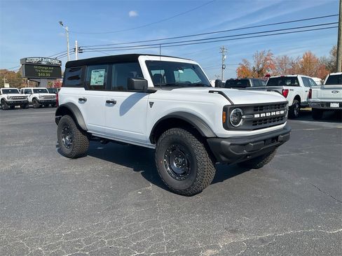 New 2025 Ford Bronco 4-Door w/ Sasquatch Package image 3