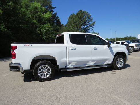Certified 2024 Chevrolet Silverado 1500 LT AWD/4WD image 11