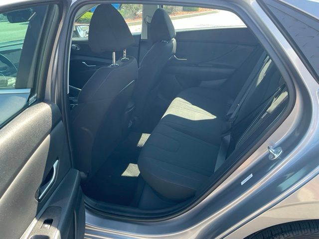 Used 2025 Hyundai Elantra SEL FWD image 12