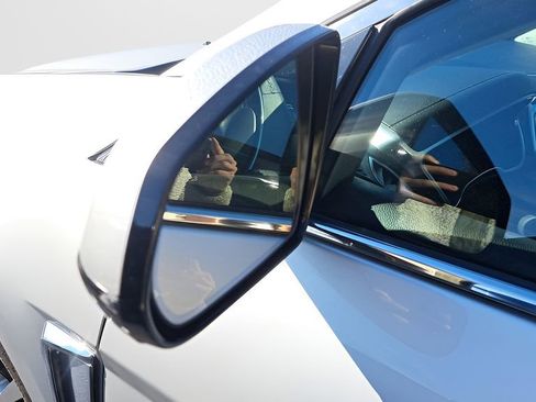 Used 2015 Cadillac SRX Luxury image 9