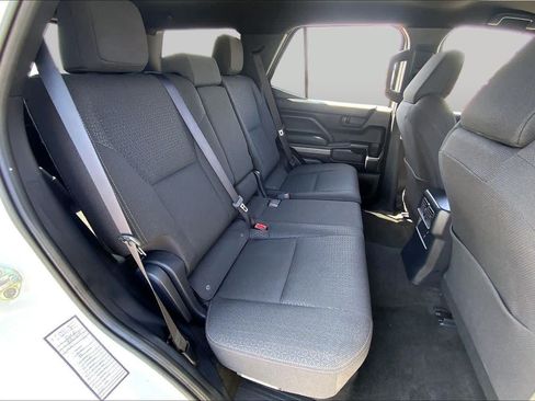 Used 2025 Toyota 4Runner SR5 AWD/4WD image 19