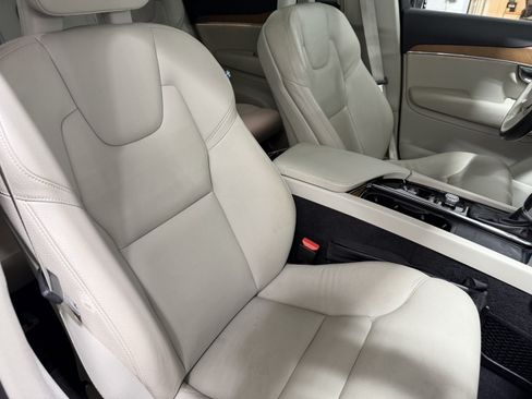 Used 2021 Volvo XC90 T6 Momentum w/ Advanced Package AWD/4WD image 21