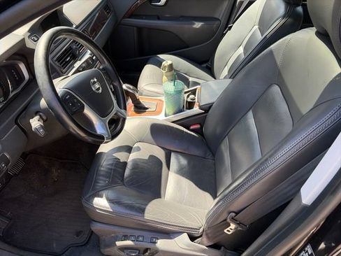 Used 2014 Volvo XC70 T6 AWD/4WD image 2