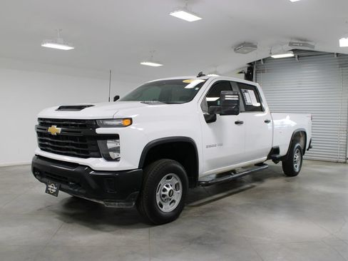Used 2024 Chevrolet Silverado 2500 W/T w/ WT Convenience Package AWD/4WD image 4