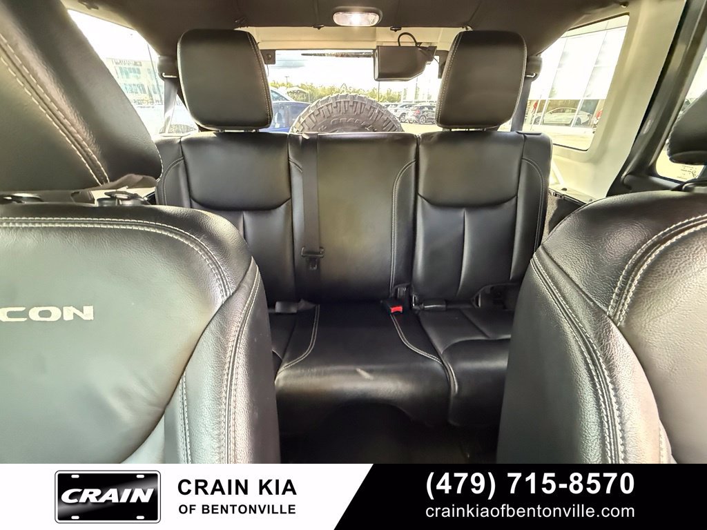 Used 2016 Jeep Wrangler Unlimited Rubicon w/ Connectivity Group AWD/4WD image 28