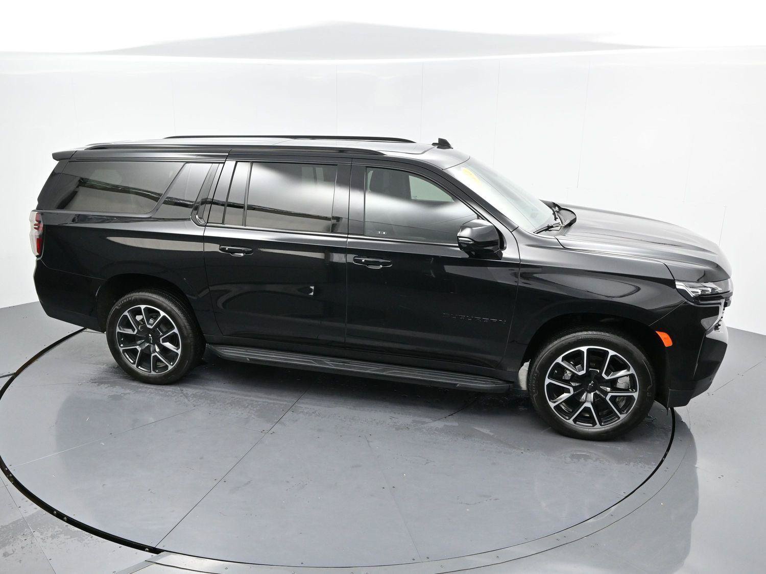 Used 2024 Chevrolet Suburban RST w/ Luxury Package AWD/4WD image 45