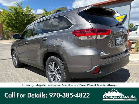 Used 2019 Toyota Highlander XLE w/ Carpet Mat Package (TMS) AWD/4WD image 5