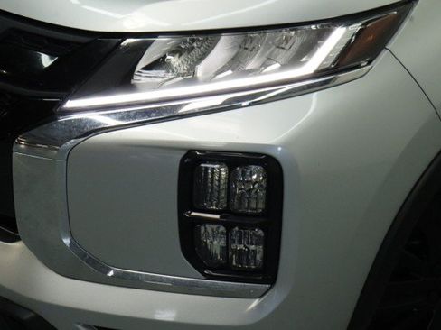 Used 2024 Mitsubishi Outlander Sport AWD image 2