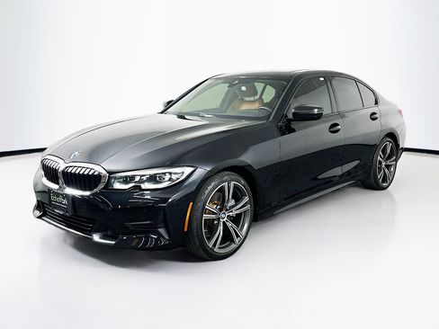 Used 2022 BMW 330i Sedan w/ Convenience Package RWD image 3