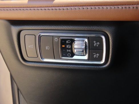 Used 2021 Lincoln Aviator Reserve w/ Equipment Group 202A AWD/4WD image 26