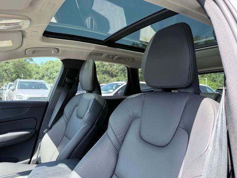 Certified 2025 Volvo XC60 B5 Plus AWD/4WD image 11