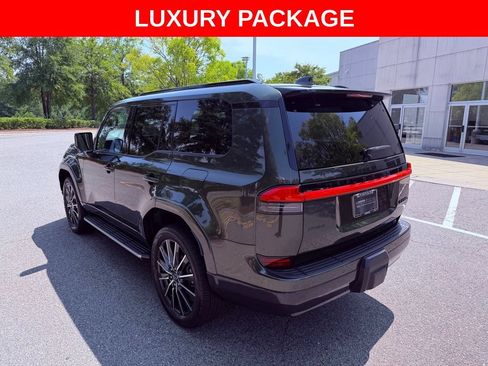 Certified 2024 Lexus GX 550 w/ Cold Area Package AWD/4WD image 5