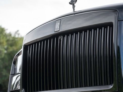 Used 2022 Rolls-Royce Cullinan Black Badge w/ Dark Exterior Package image 62