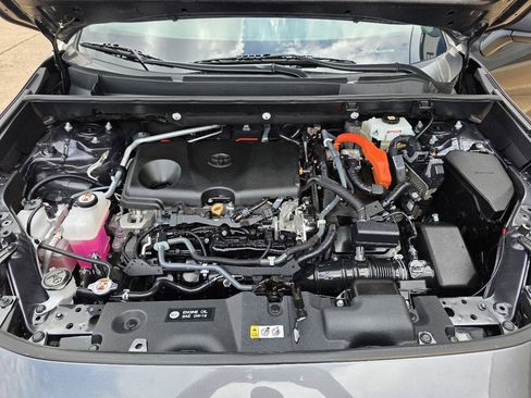 Used 2021 Toyota RAV4 LE AWD/4WD image 26