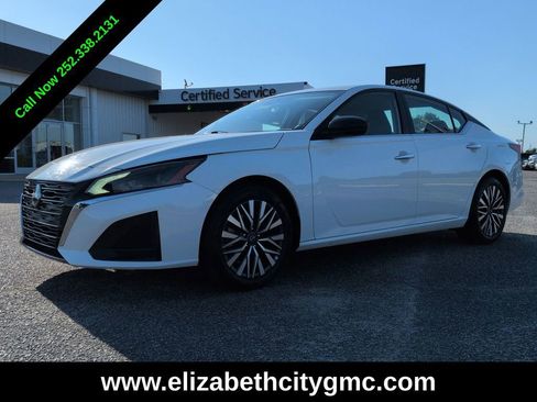 Used 2025 Nissan Altima 2.5 SV FWD image 8