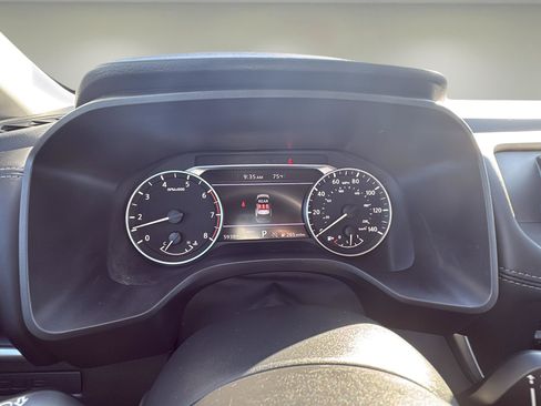 Used 2024 Nissan Rogue S image 12