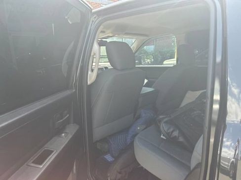 Used 2016 RAM 1500 Express AWD/4WD image 9